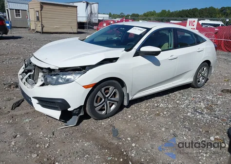 2018 Honda Civic Lx z USA, uszkodzony, nr VIN 19XFC2F57JE042755